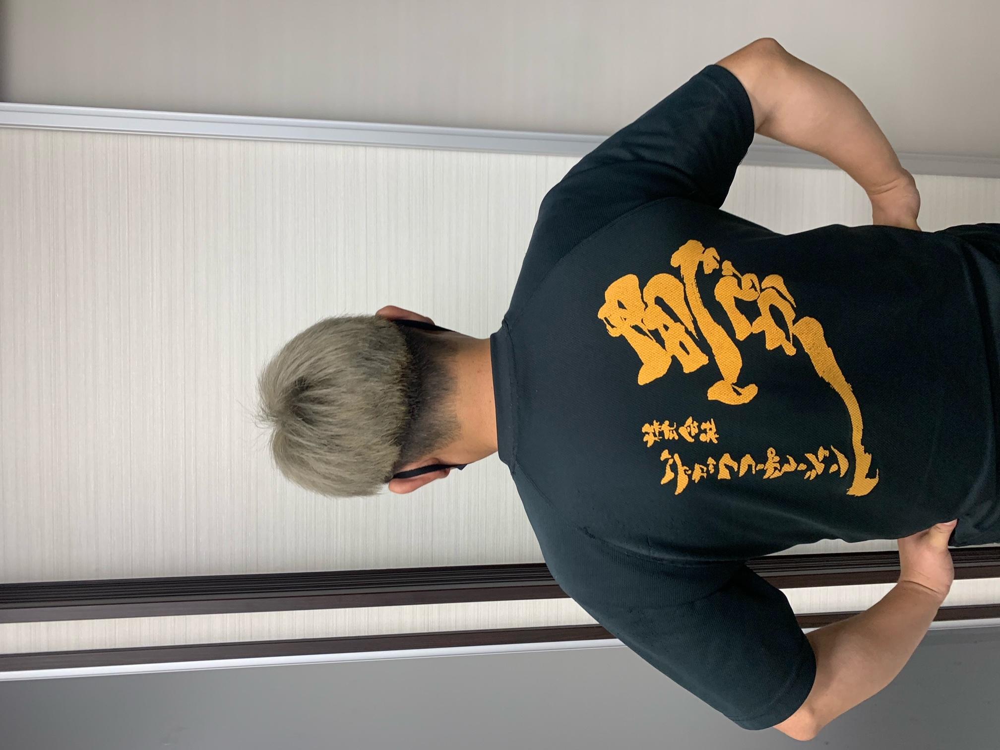 弊社の作業服です。
モデルＭ君