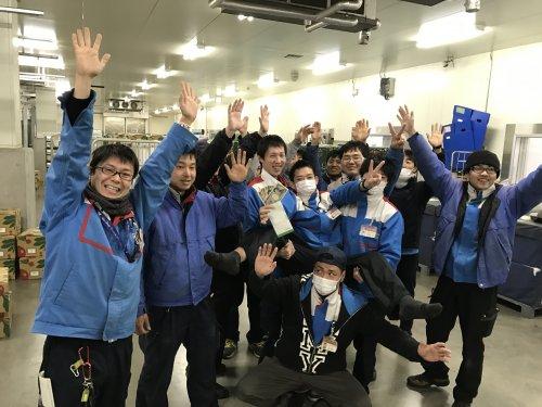 全国１位獲得！

とあるキャンペーンで全国1位を取った時に胴上げしているシーンです笑
楽しい時も辛い時もみんなで分かち合い共有する。だから目標を達成したときは一段とうれしいものです。そしてみんなで成長していくこと。それがラウンドワークというチームです。