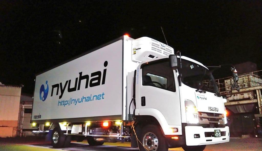 【月収35万も可能！】夜勤４tトラックドライバー