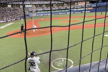 大阪商運では京セラドーム最前列（エキサイトシート2席、エクセレントシート2席）を年間で契約しています。