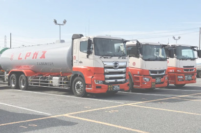 LPガス輸送のタンクローリー運転手