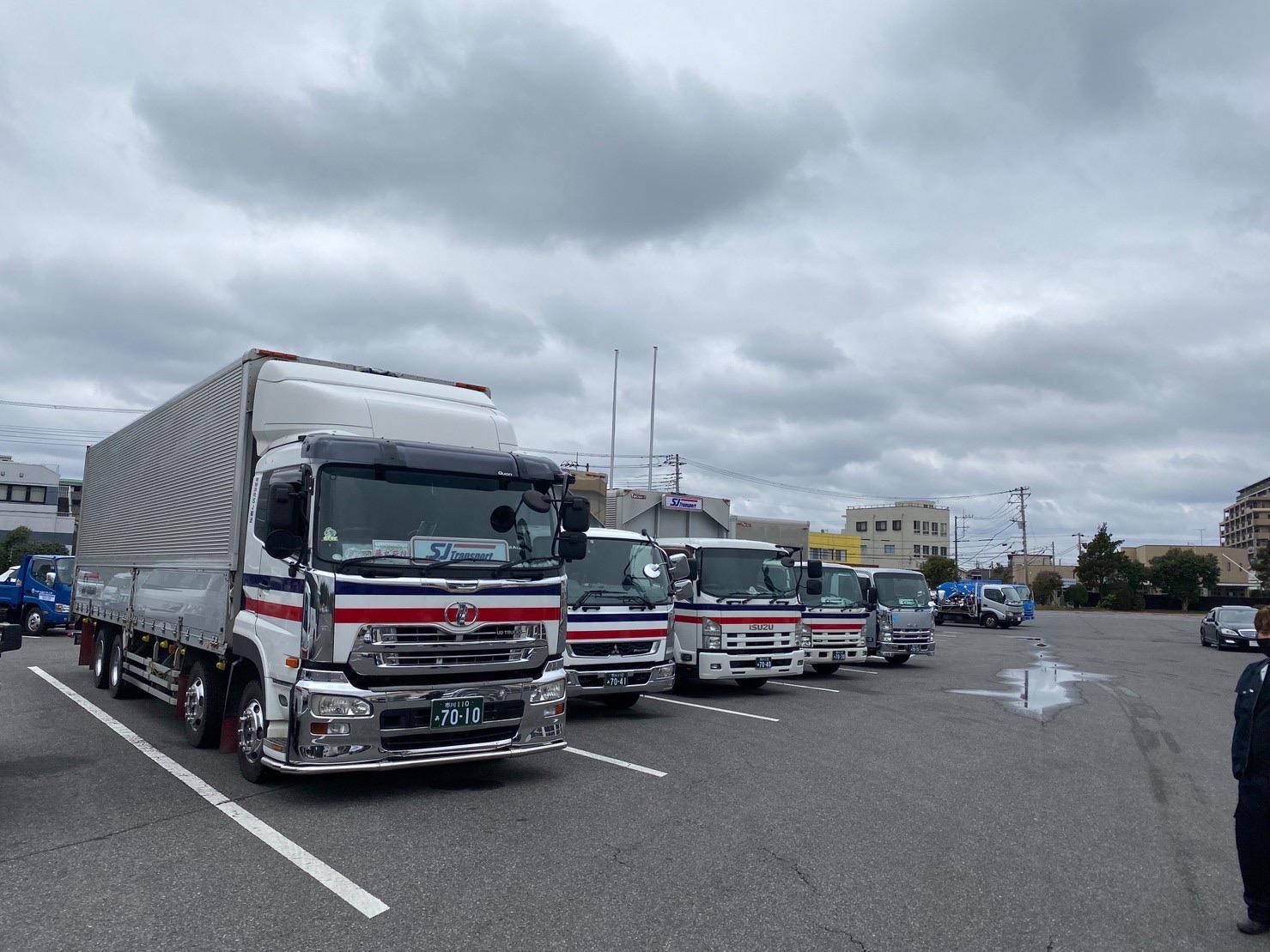 10トン　大型ドライバー　ウイングゲート車