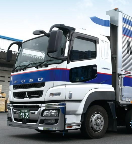 3tトラックの配送ドライバー