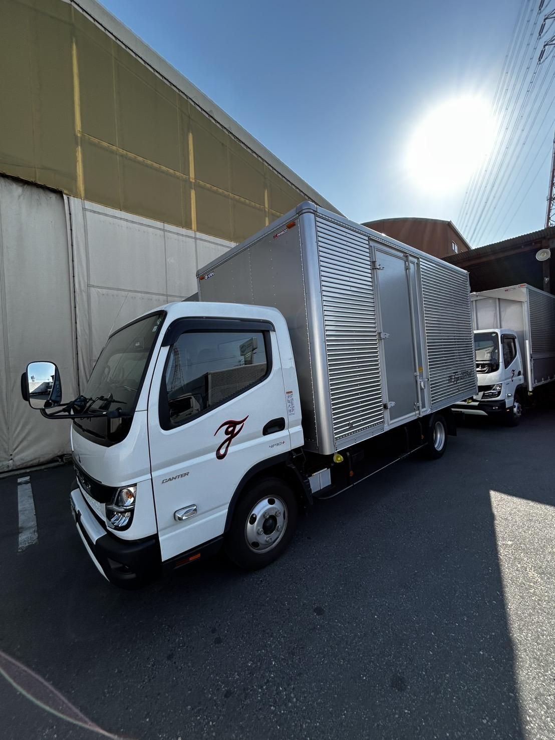 ２ｔ箱車です