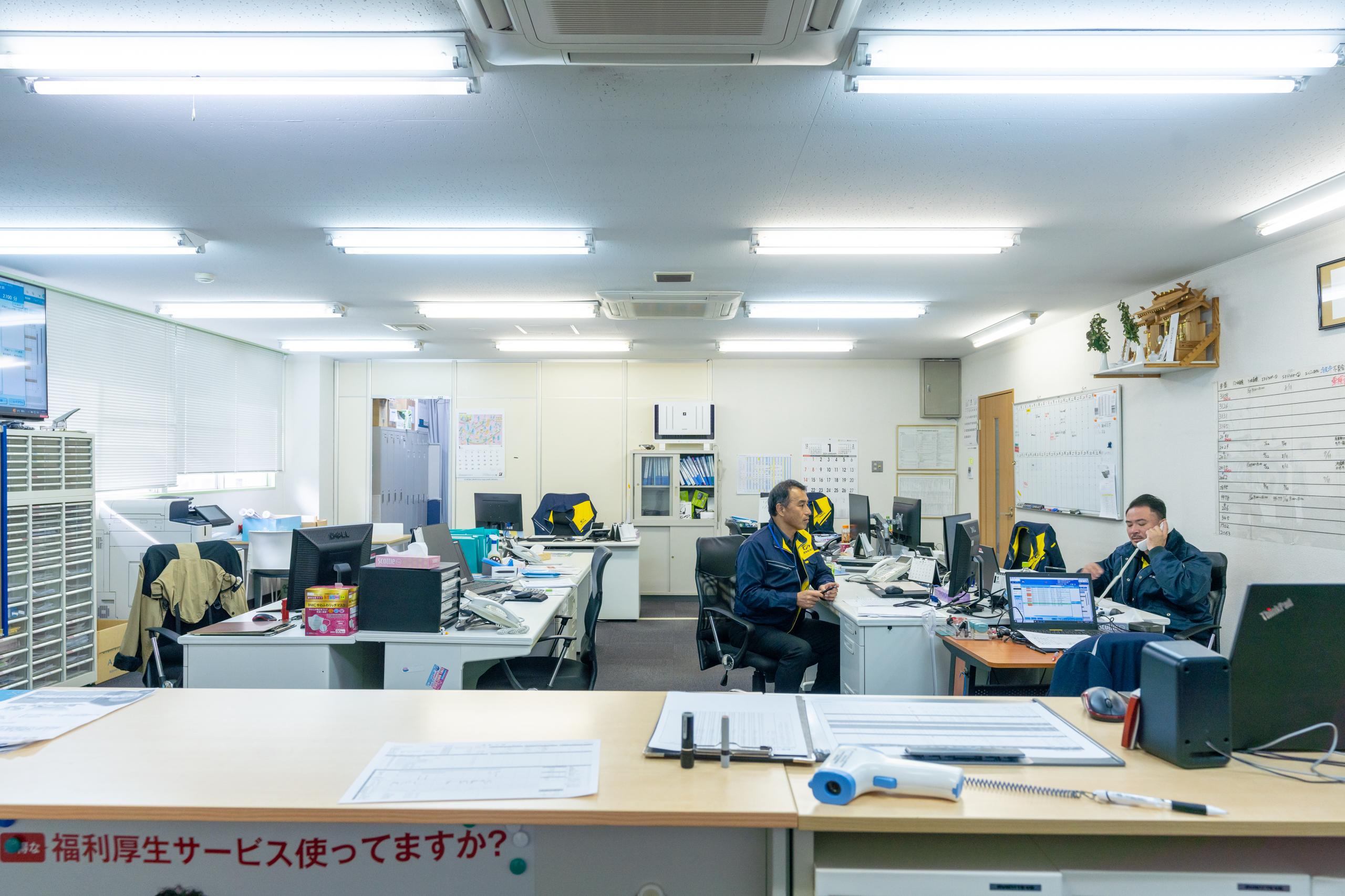 事務所の風景です！
海老名支店でお待ちしております！
