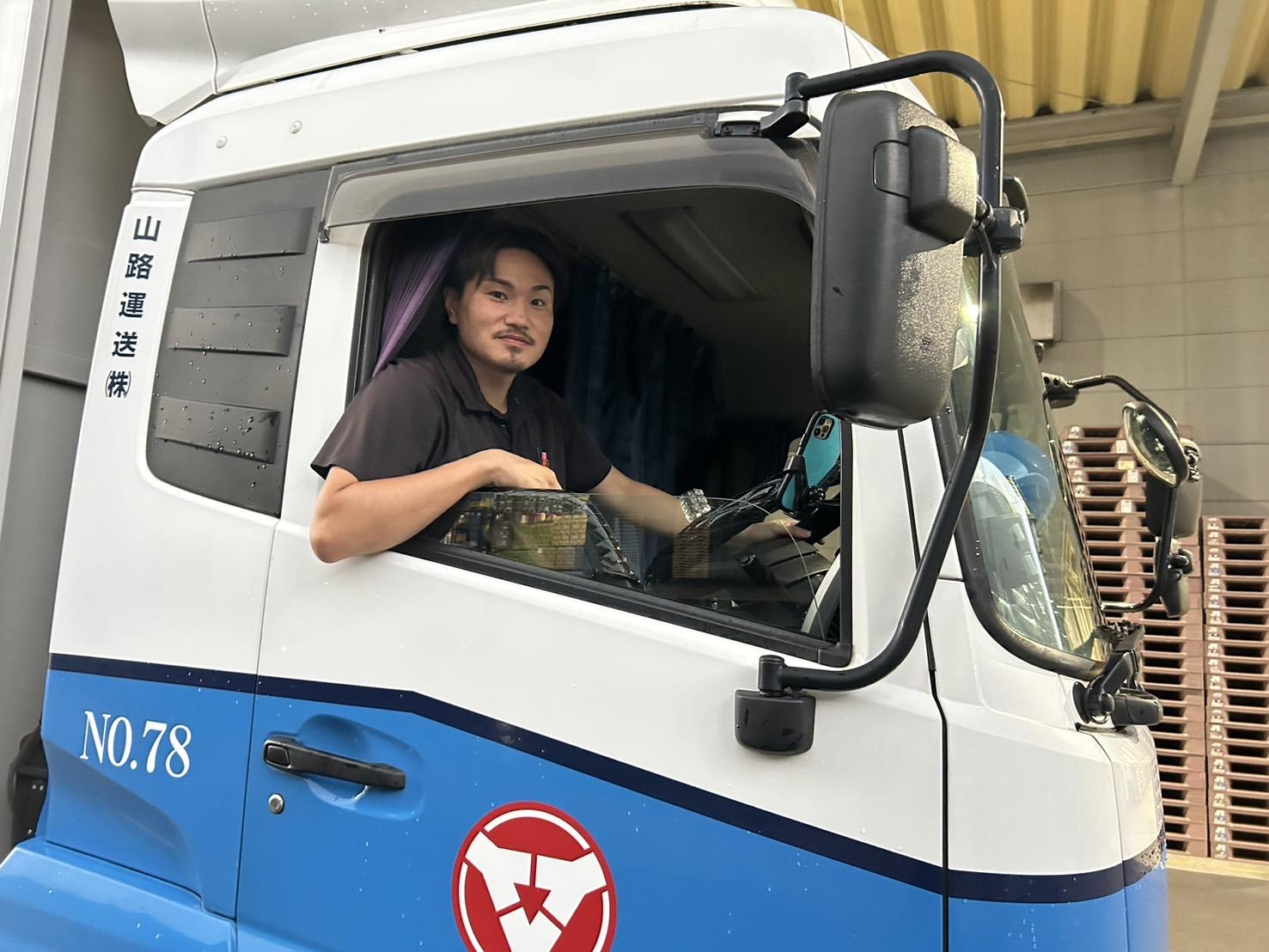 ４ｔドライバー　中型ドライバー　地場配送