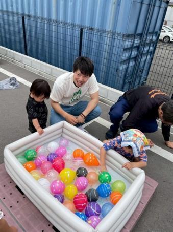 長距離フリー便輸送の10t正社員トラックドライバー運転手