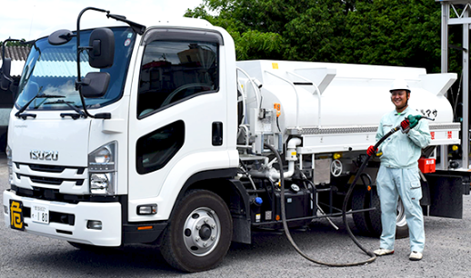 4tタンクローリードライバー