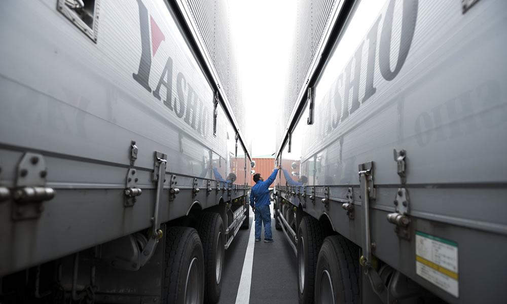 トレーラドライバー