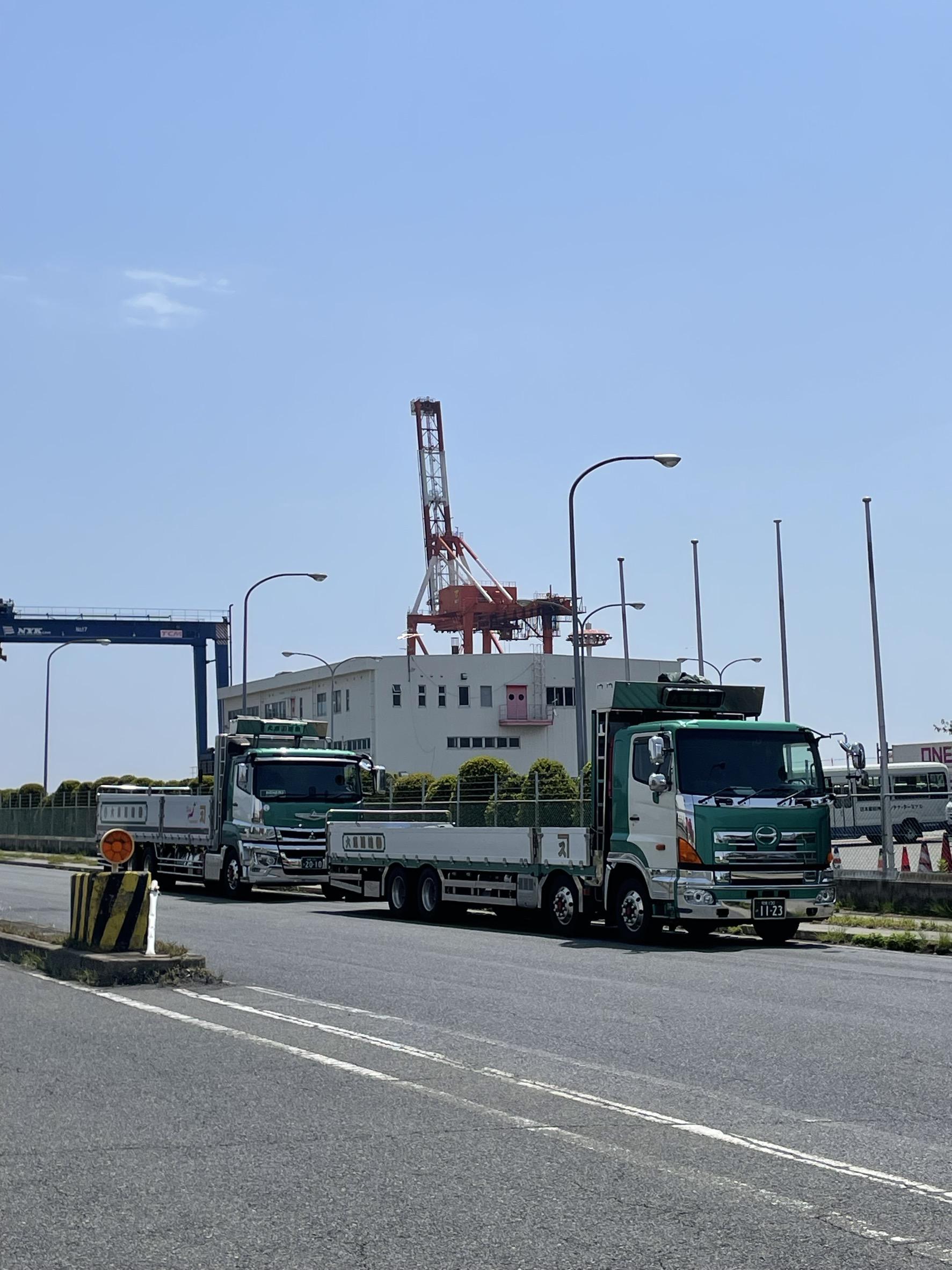 主に港湾の貨物をメインに配送しています

