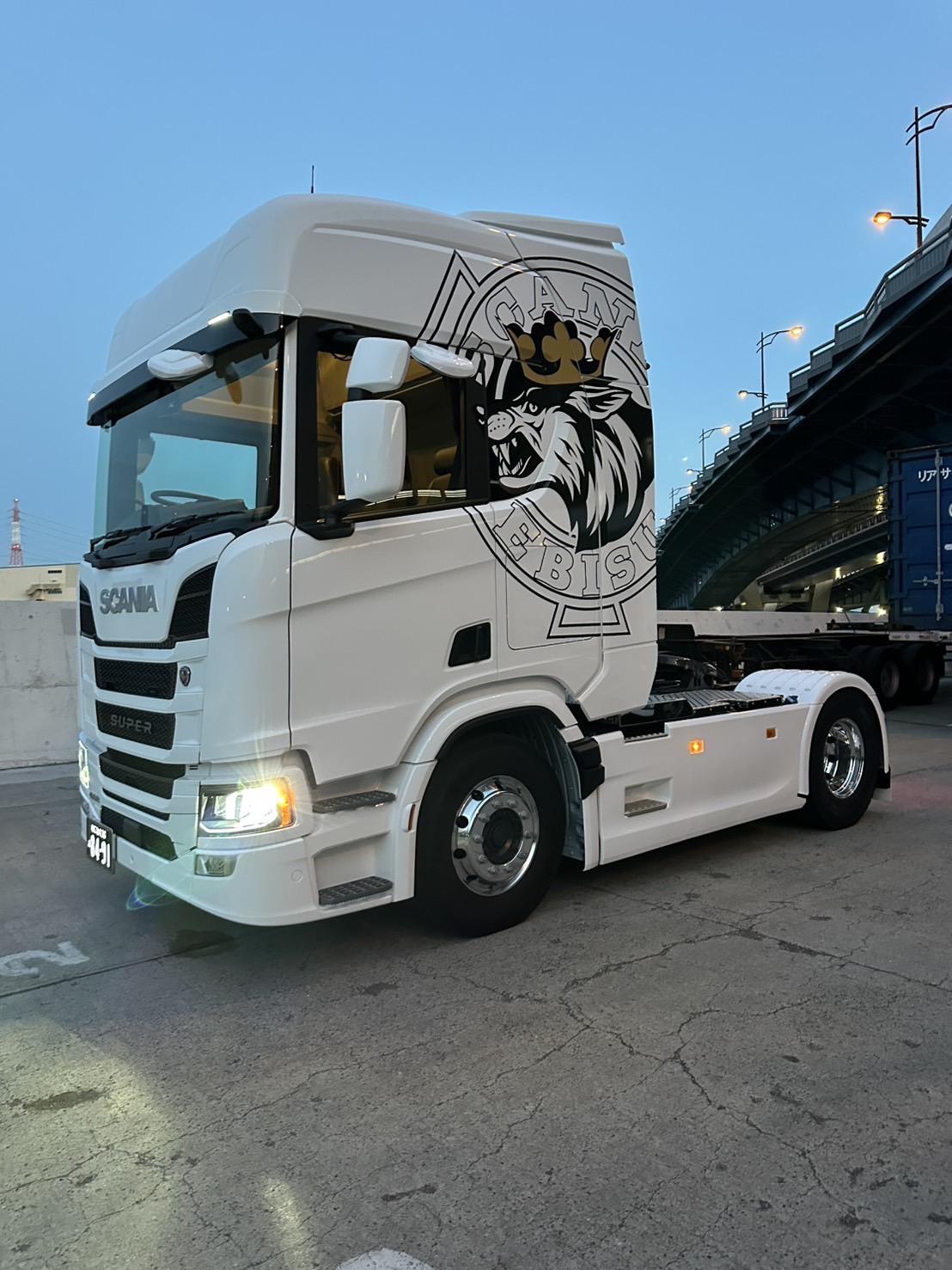 トレーラードライバー | 株式会社エビス物流(大阪府大阪市住之江区)の求人