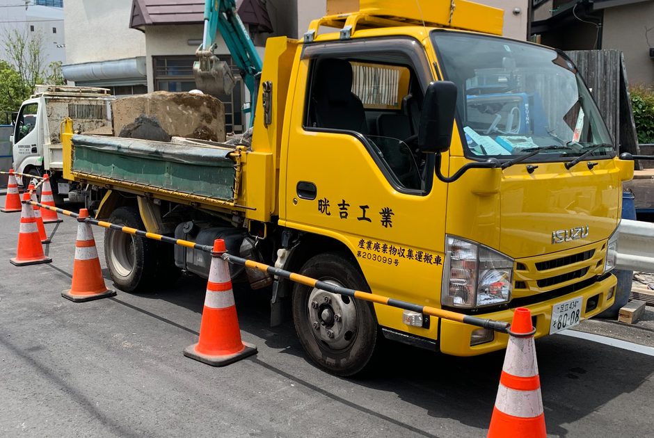 大型ダンプ