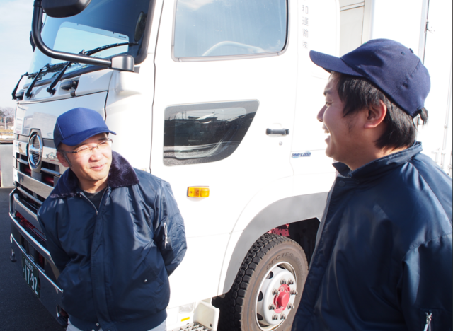カゴ車大型トラック配送
